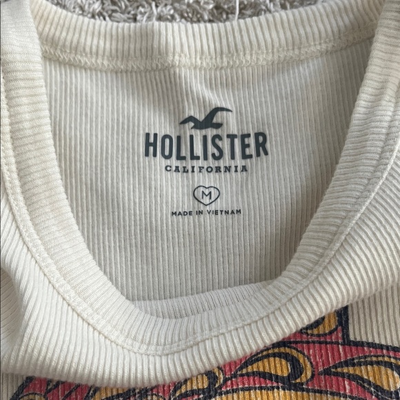 Hollister Cream Graphic Tank Top - Picture 2 of 6
